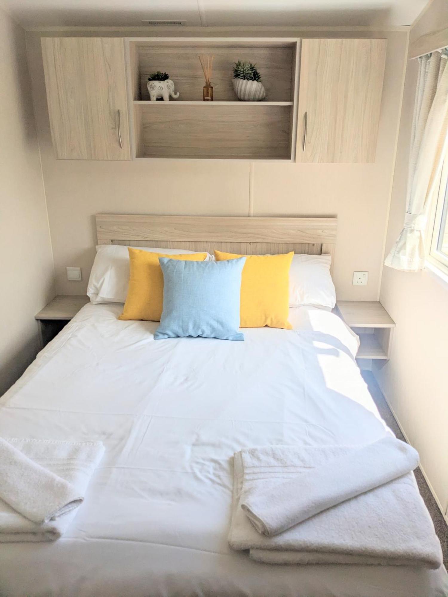 Large 4 Person Couples And Family Caravan In Newquay Bay Resort 외부 사진